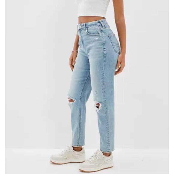 AMERICAN EAGLE OUTFITTERS Mom Jean High-Rise Distressed Light Blue Wash Size 0 - Picture 2 of 13